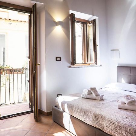 Tina House - Il Cortile Nel Centro Storico Di Taormina Apartment Luaran gambar